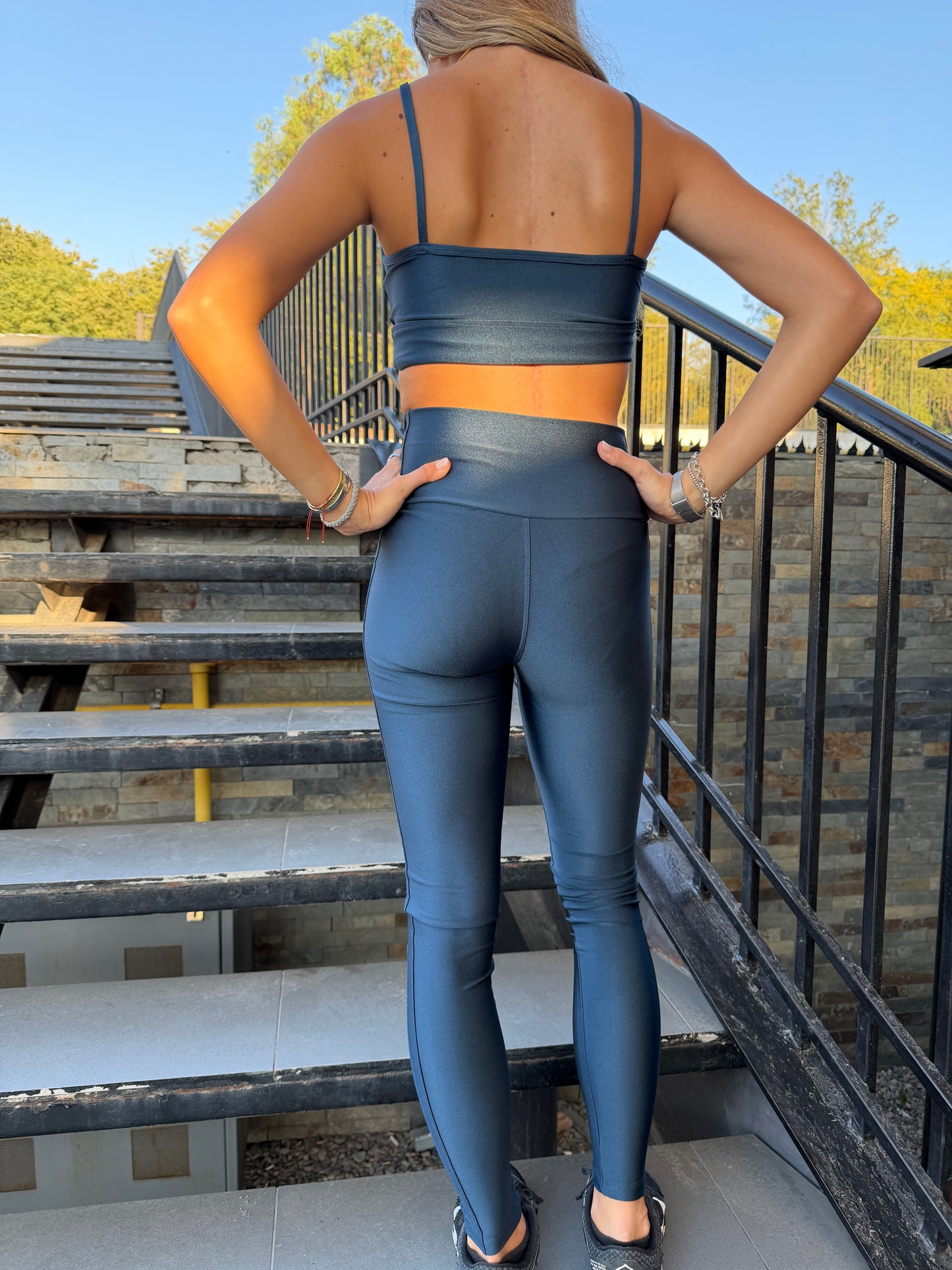 Conjunto Deportivo Liso Aurora Petroleo