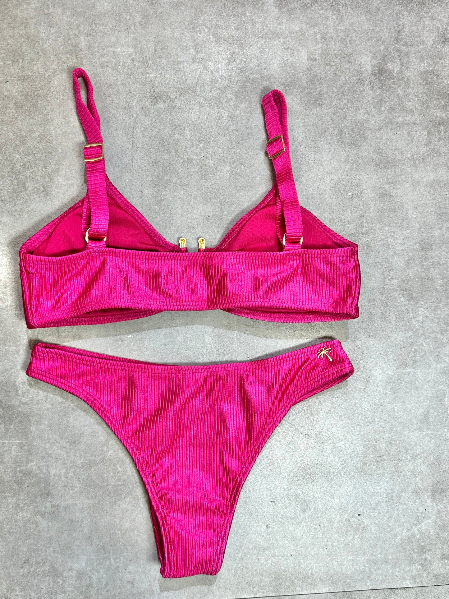 BIKINI TOP ACANALADO FRAMBUESA