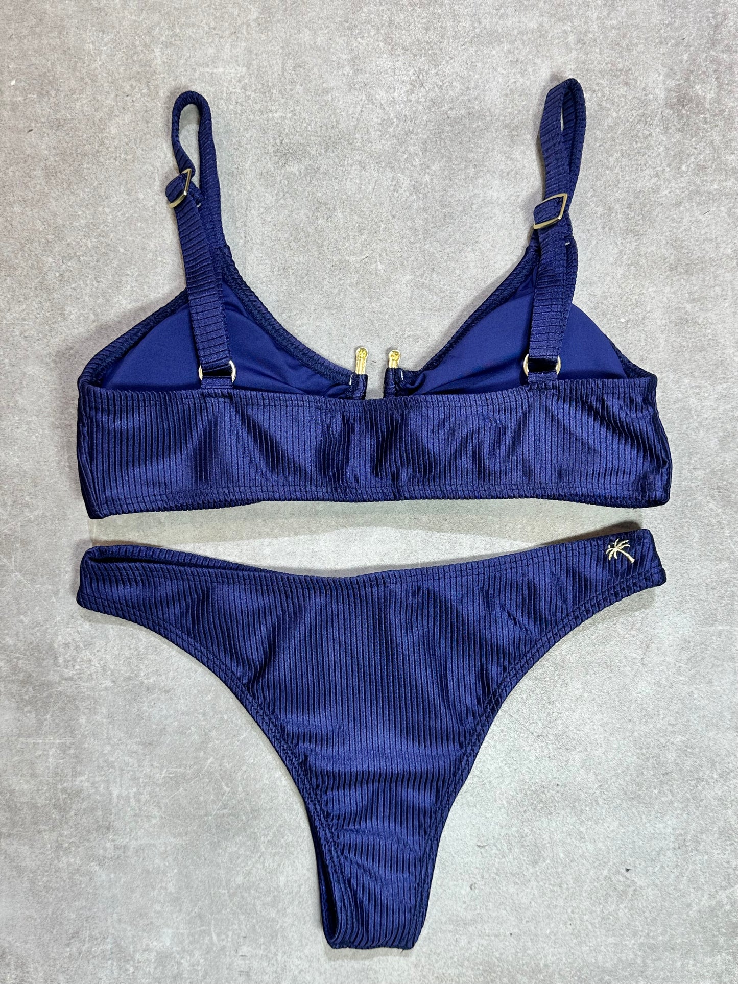 BIKINI TOP ACANALADO AZUL MARINO