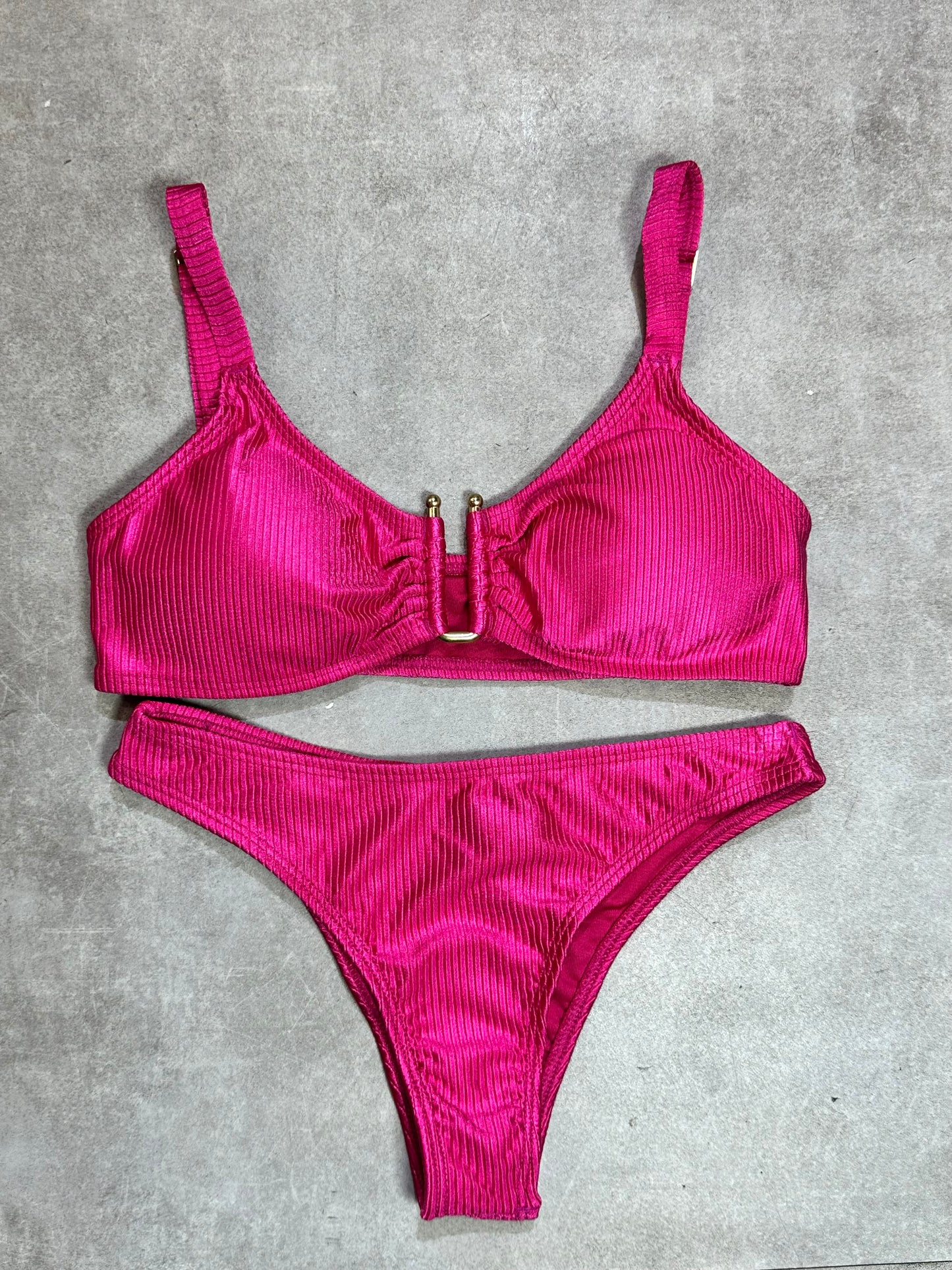 BIKINI TOP ACANALADO FRAMBUESA