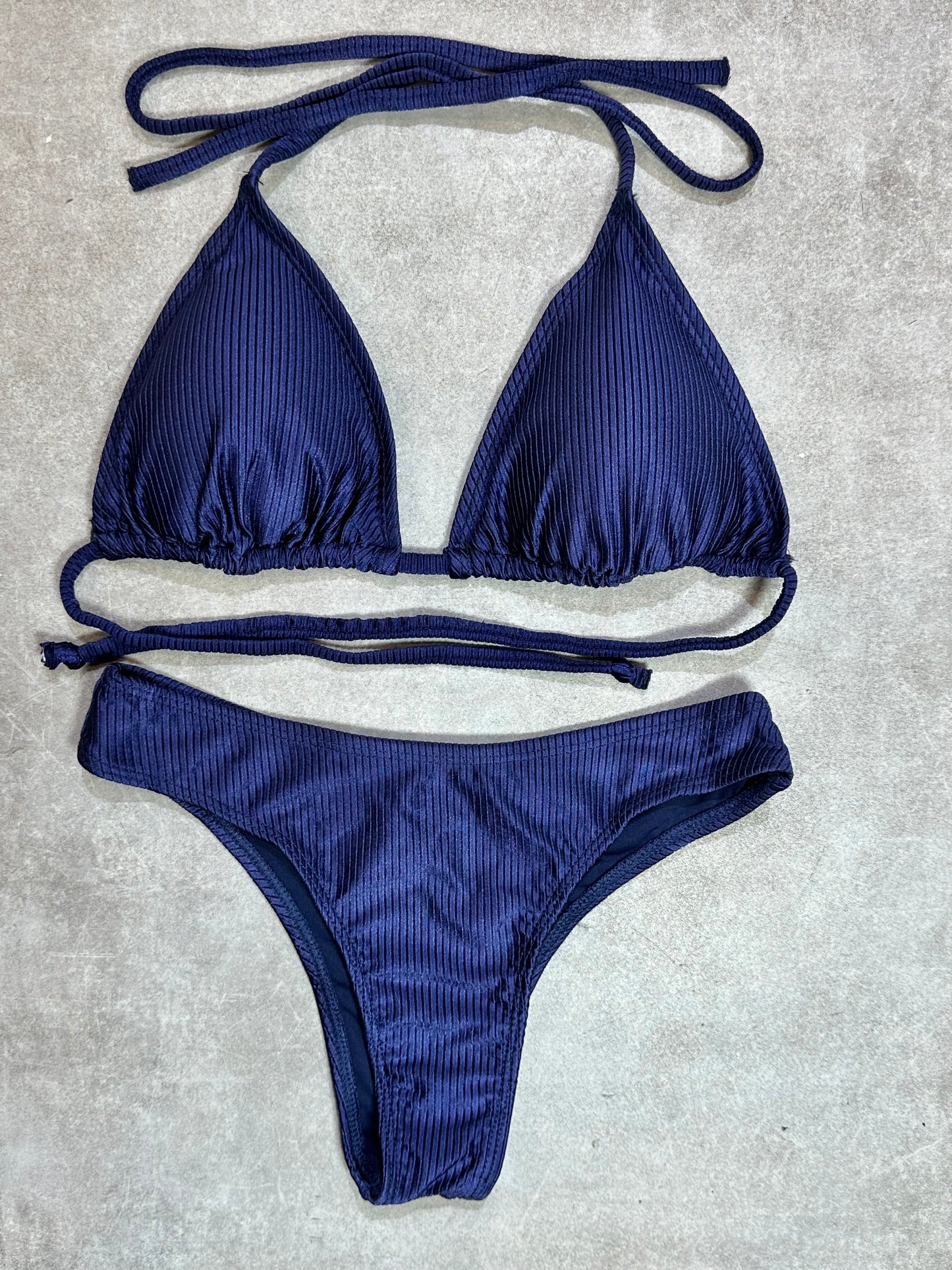 BIKINI TRIANGULO ASA DELTA ACANALADO AZUL MARINO