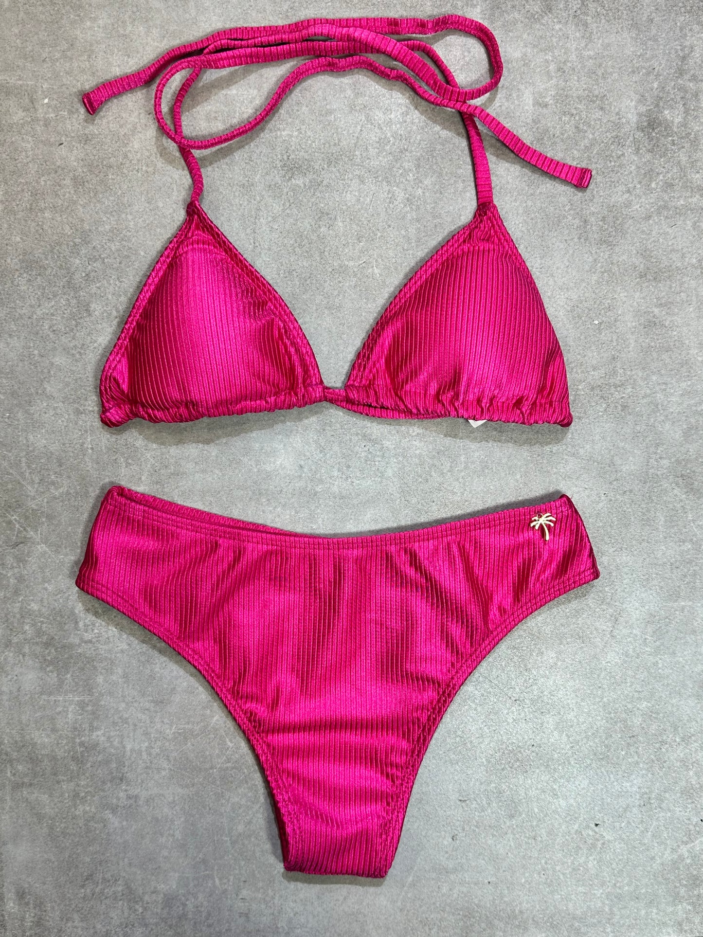 BIKINI TRIANGULO ASA DELTA ACANALADO FRAMBUESA