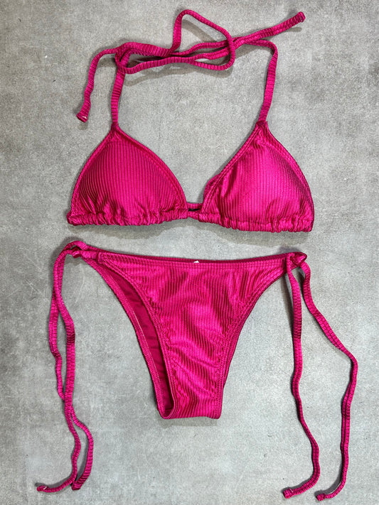 BIKINI TRIANGULO AMARRAS ACANALADO FRAMBUESA
