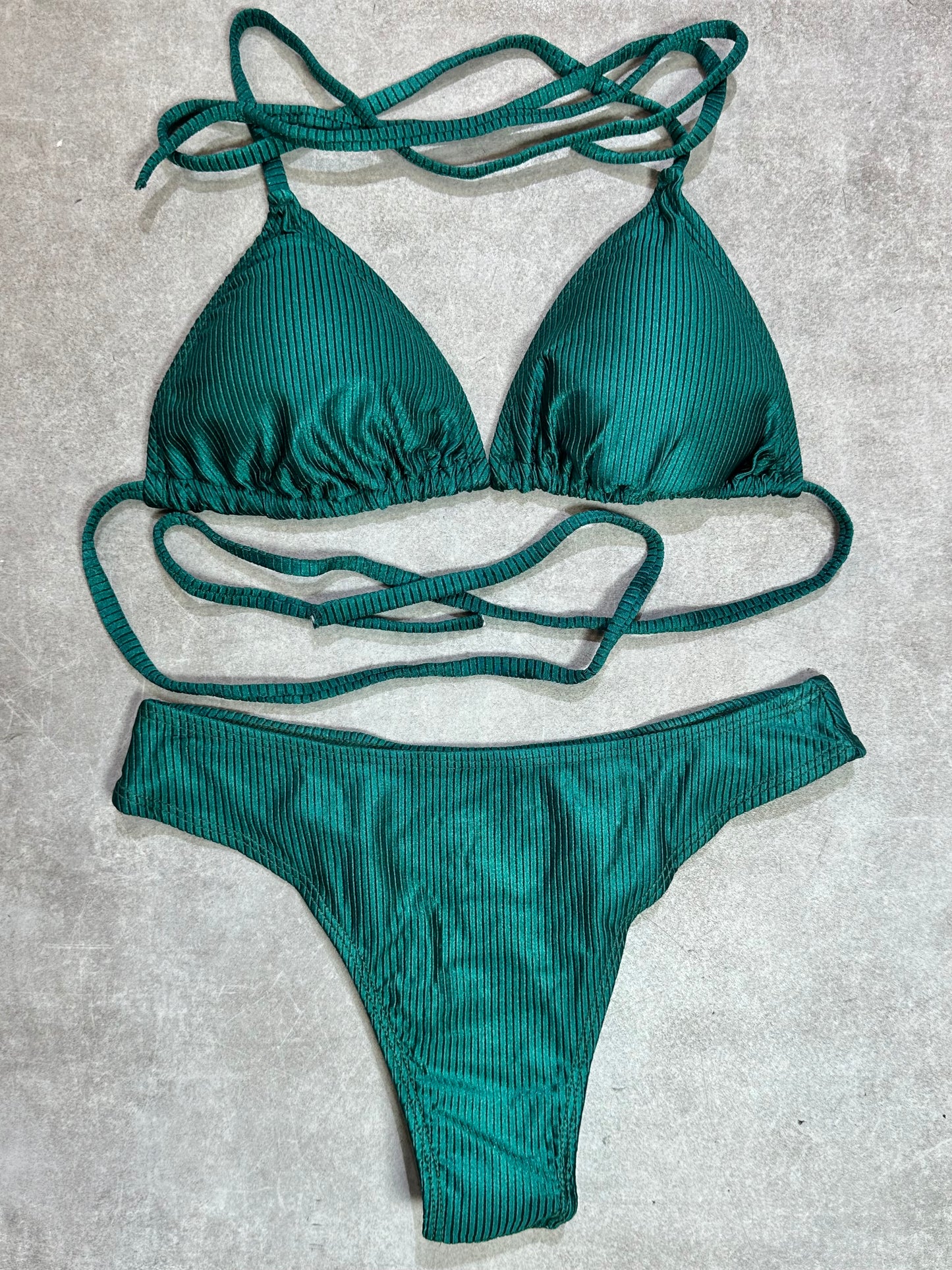 BIKINI TRIANGULO ASA DELTA ACANALADO VERDE BOTELLA