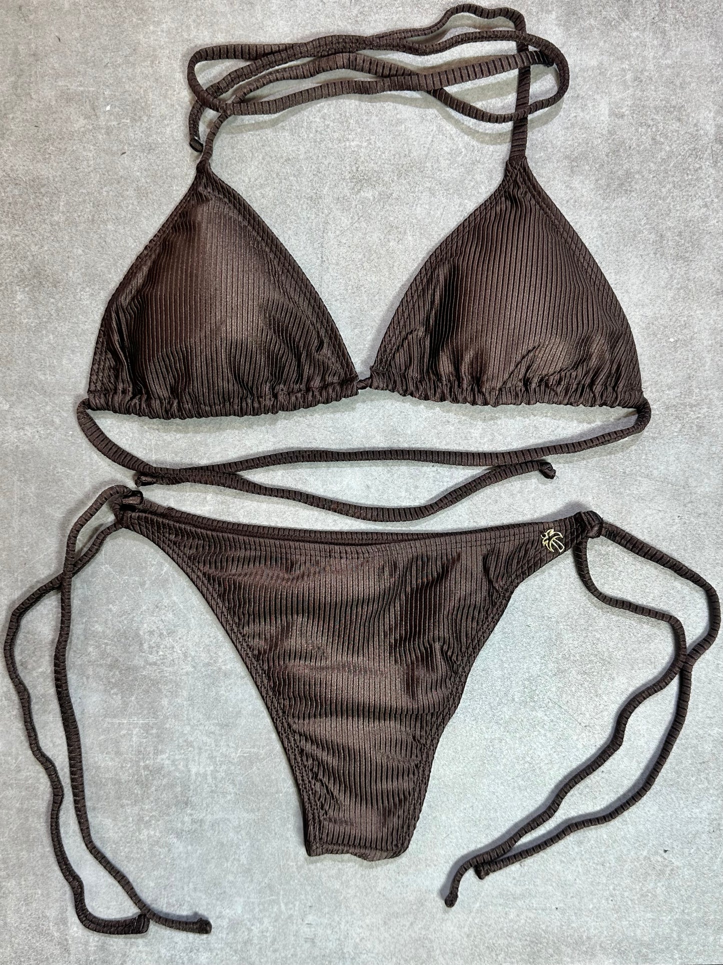 BIKINI TRIANGULO AMARRAS ACANALADO CHOCOLATE
