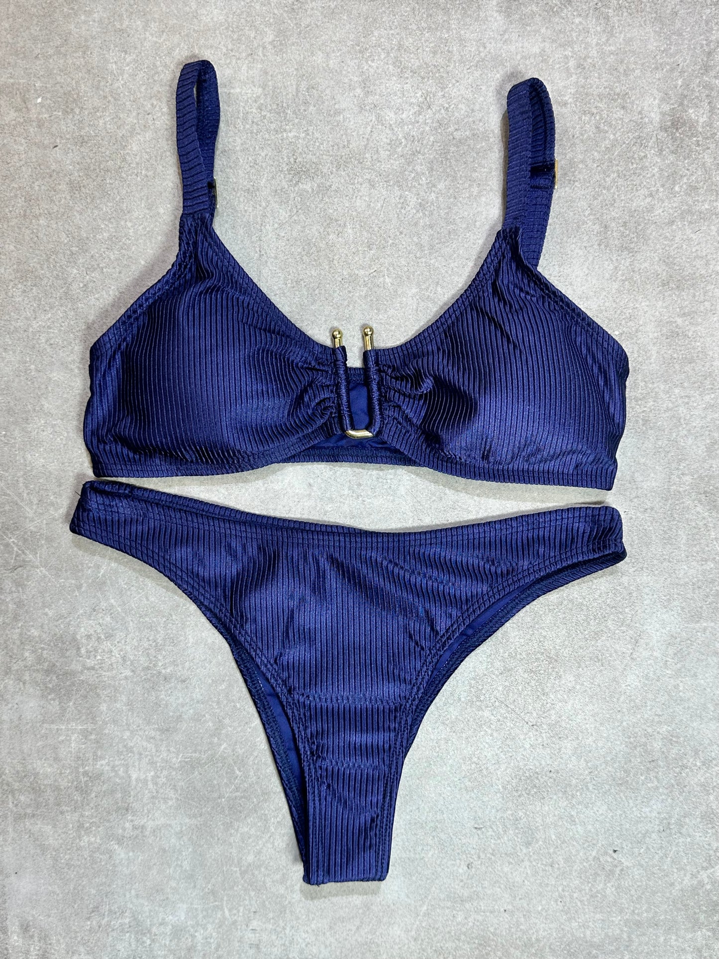 BIKINI TOP ACANALADO AZUL MARINO