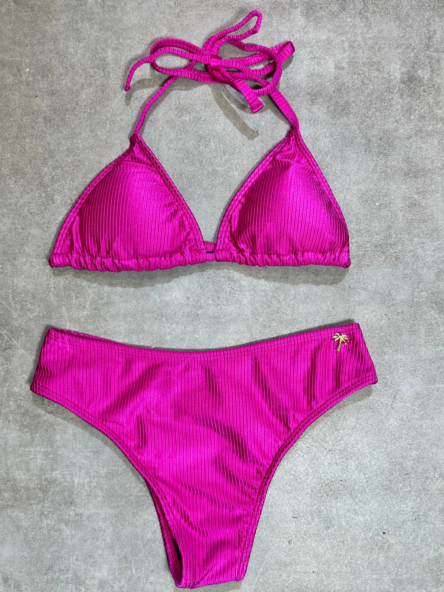 BIKINI TRIANGULO ASA DELTA ACANALADO MAGENTA