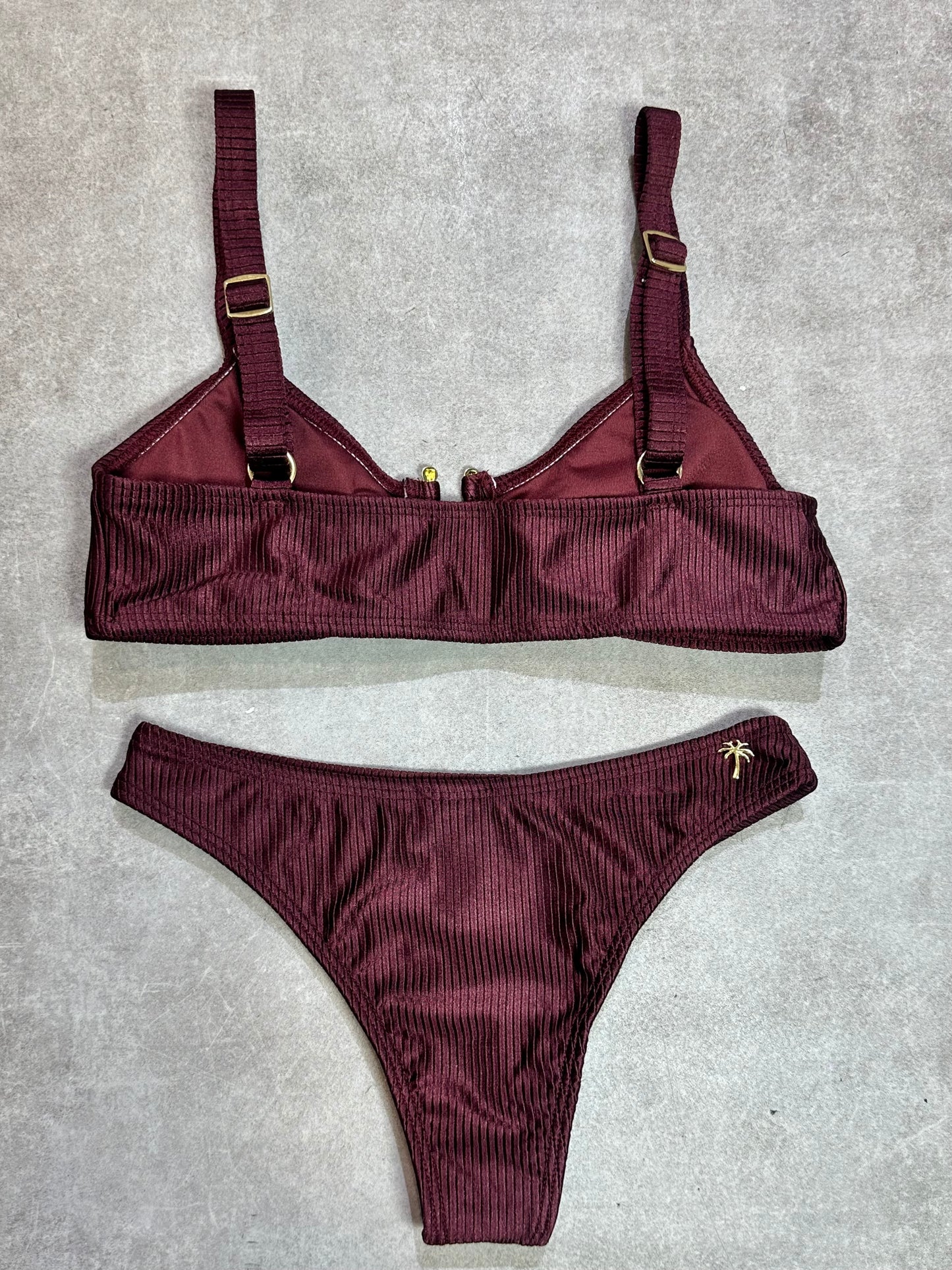 BIKINI TOP ACANALADO VINO